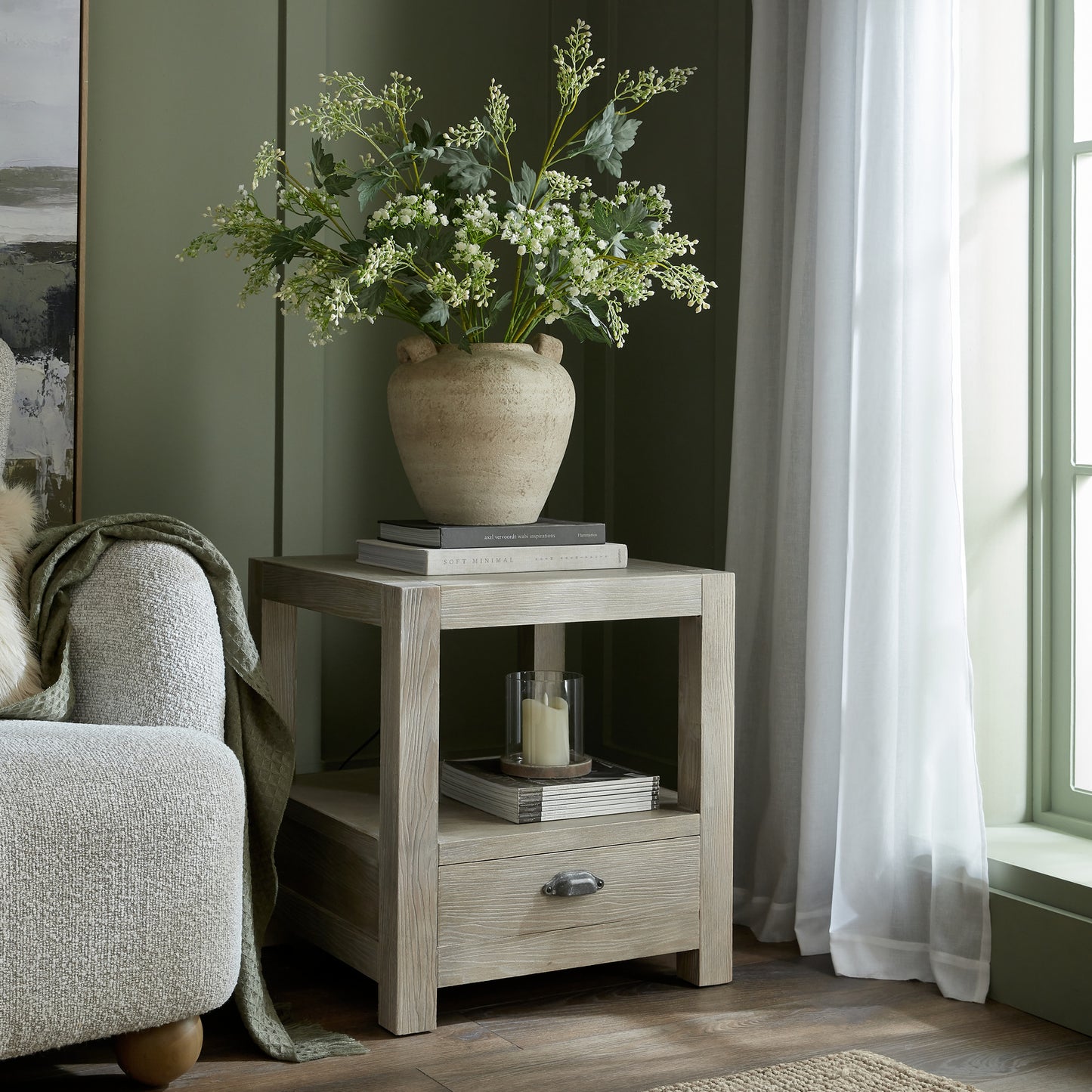 Aster Medium Urn Vase